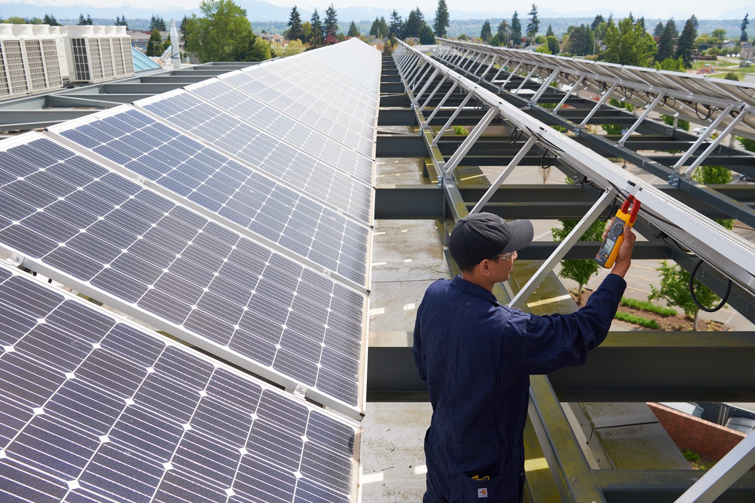 découvrez notre service de technicien photovoltaïque, spécialisé dans l'installation, la maintenance et l'optimisation de vos panneaux solaires. profitez d'une expertise de qualité pour maximiser votre production d'énergie renouvelable et réduire vos factures d'électricité.