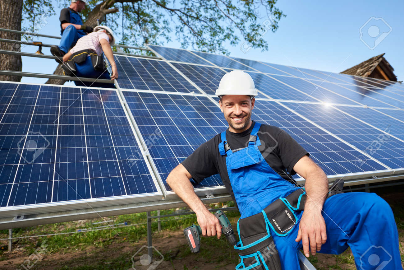 découvrez les compétences d'un technicien photovoltaïque, expert en installation et maintenance de systèmes solaires. optimisez votre consommation d'énergie tout en contribuant à la transition énergétique grâce à des solutions adaptées à vos besoins.