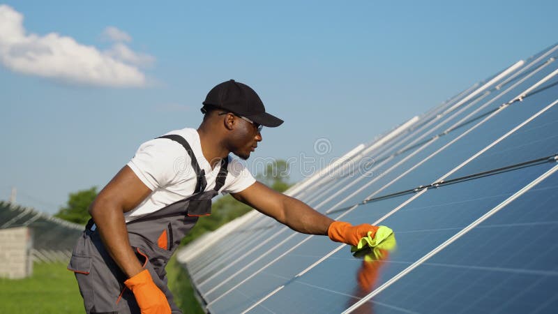 découvrez les compétences et les services d'un technicien solaire, expert dans l'installation, la maintenance et l'optimisation des systèmes solaires photovoltaïques. bénéficiez d'une énergie propre et économique grâce à des solutions sur mesure adaptées à vos besoins.