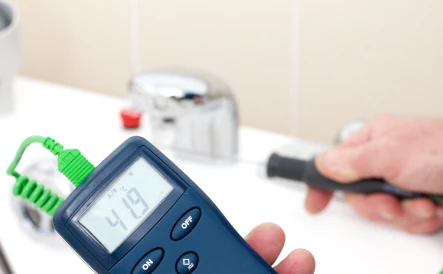 découvrez comment régler la température de votre chauffe-eau pour garantir un confort optimal tout en économisant de l'énergie. apprenez les meilleures pratiques et les astuces pour éviter les risques liés à une température inadéquate.