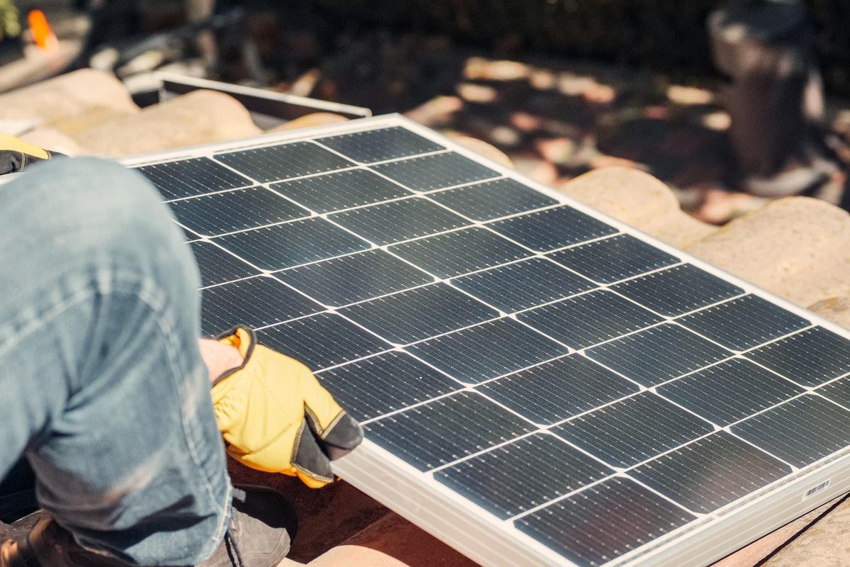 découvrez tout sur la tension solaire, ses applications, son importance dans les systèmes photovoltaïques et comment elle influence la production d'énergie renouvelable. informez-vous sur les dernières innovations et les conseils pour optimiser votre installation.