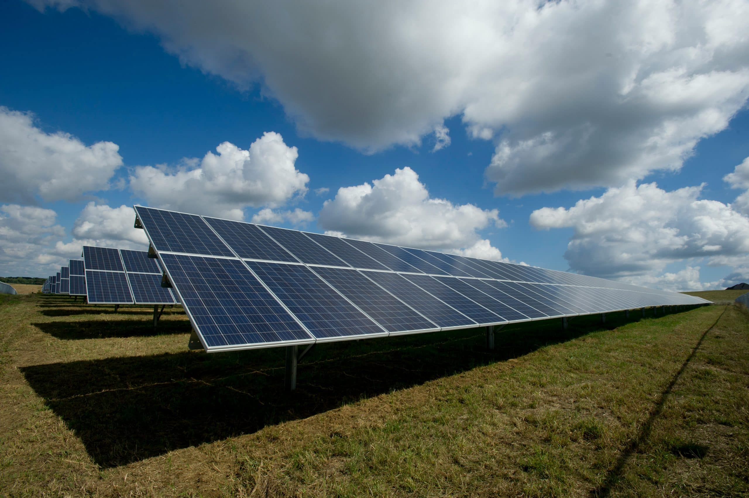 découvrez comment optimiser votre espace avec des terrains dédiés aux panneaux solaires. apprenez les avantages, les aides financières et les meilleures pratiques pour divers projets solaires.