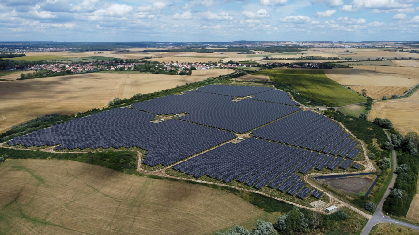 découvrez les avantages des terrains photovoltaïques, une solution innovante et écologique pour produire de l'énergie renouvelable. maximisez l'utilisation de vos espaces avec des installations solaires rentables et durables.