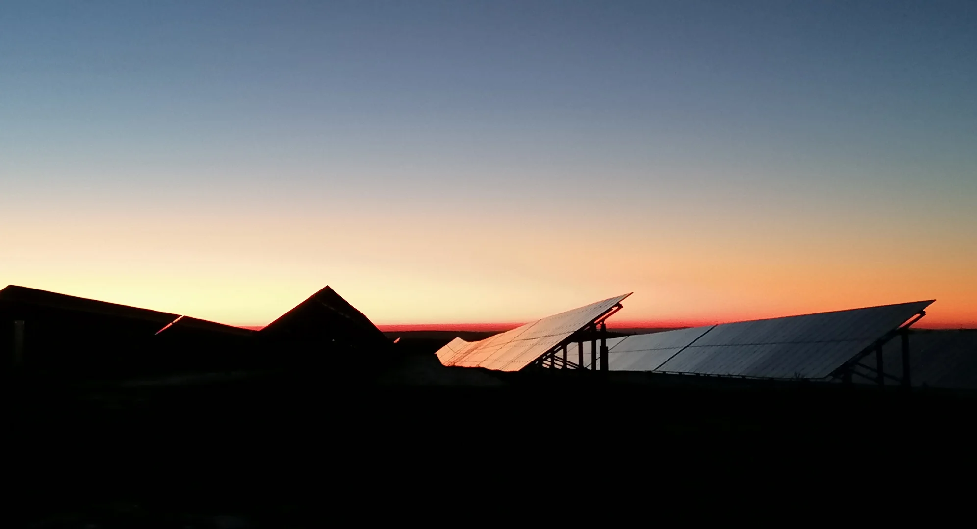 découvrez tout ce que vous devez savoir sur les terrains photovoltaïques, leur installation, leur fonctionnement et les avantages qu'ils offrent pour la production d'énergie renouvelable. transformez des espaces inexploités en sources d'énergie durable et contribuez à la transition énergétique.