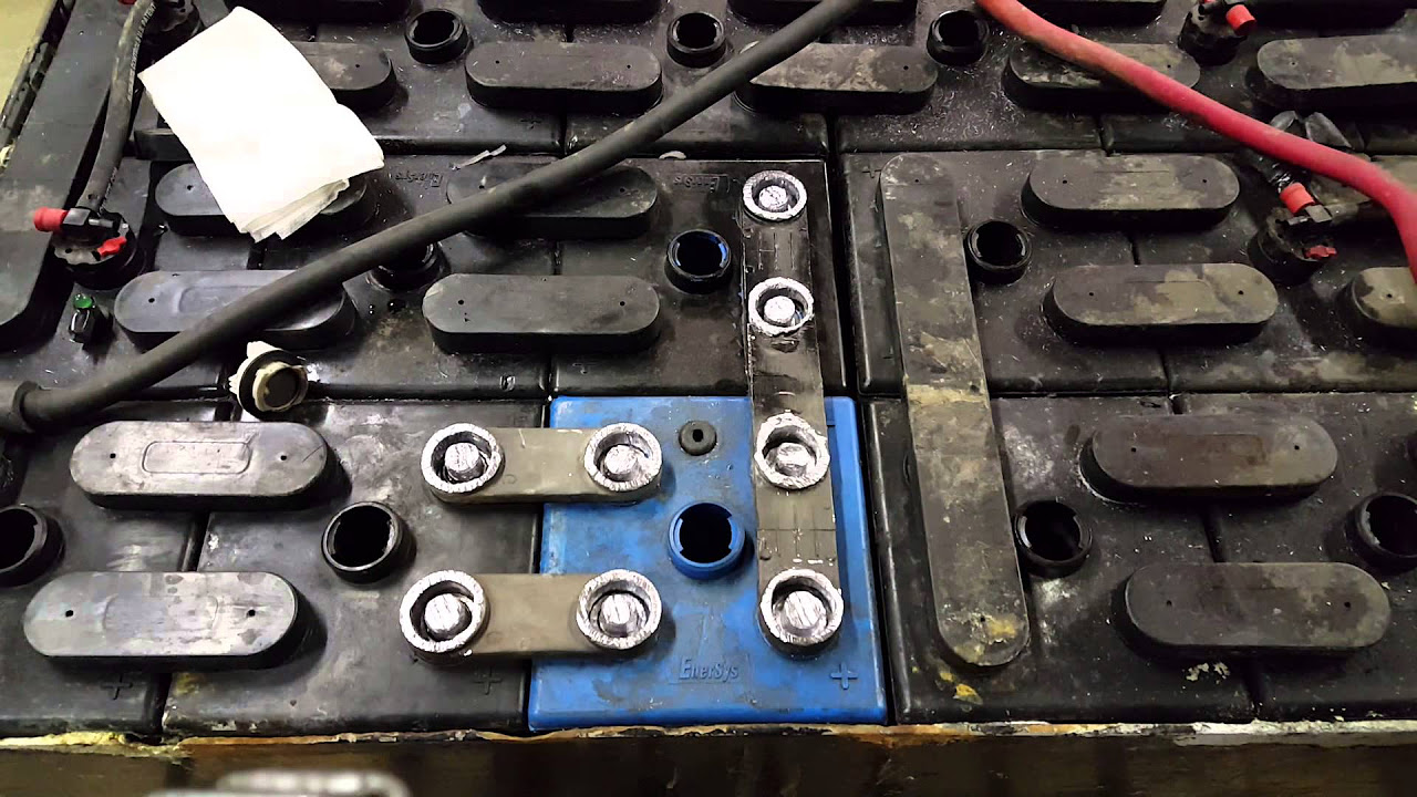 découvrez comment tester efficacement la batterie de votre chariot élévateur pour assurer sa performance et sa longévité. suivez nos conseils pratiques pour un diagnostic complet et une maintenance optimale.