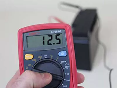 découvrez comment utiliser un multimètre pour tester l'efficacité de vos panneaux solaires. suivez nos conseils pratiques pour évaluer la performance et la durabilité de votre installation solaire.