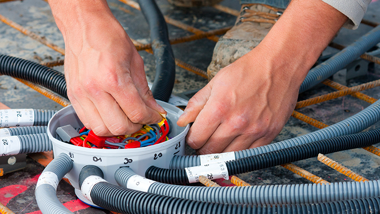 découvrez les meilleures techniques pour tirer efficacement un câble gainé. que ce soit pour des installations électriques ou des projets de rénovation, obtenez des conseils pratiques et des astuces pour faciliter votre travail. assurez-vous que votre câblage soit sécurisé et optimisé avec nos recommandations.