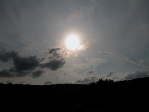 découvrez le tissu solaire, une innovation textile qui protège des rayons uv tout en permettant une ventilation optimale. idéal pour vos projets d'extérieur, ce matériau offre confort et style, alliant esthétique et fonctionnalité.