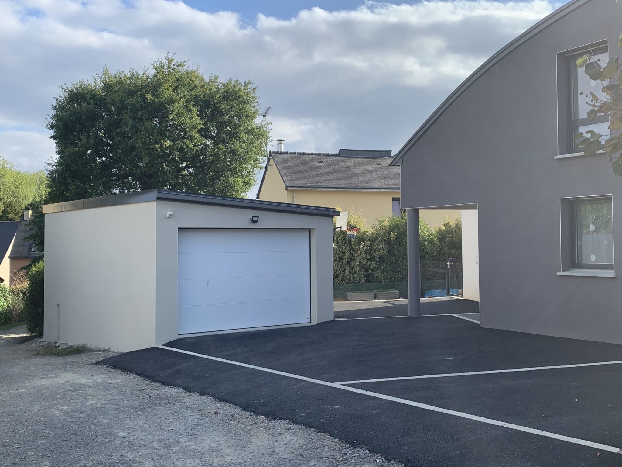 découvrez les avantages des toits plats en acier : durabilité, esthétique moderne et efficacité énergétique. idéal pour les constructions contemporaines, ce type de toit offre une excellente protection contre les intempéries et s'intègre parfaitement à tous les styles architecturaux.