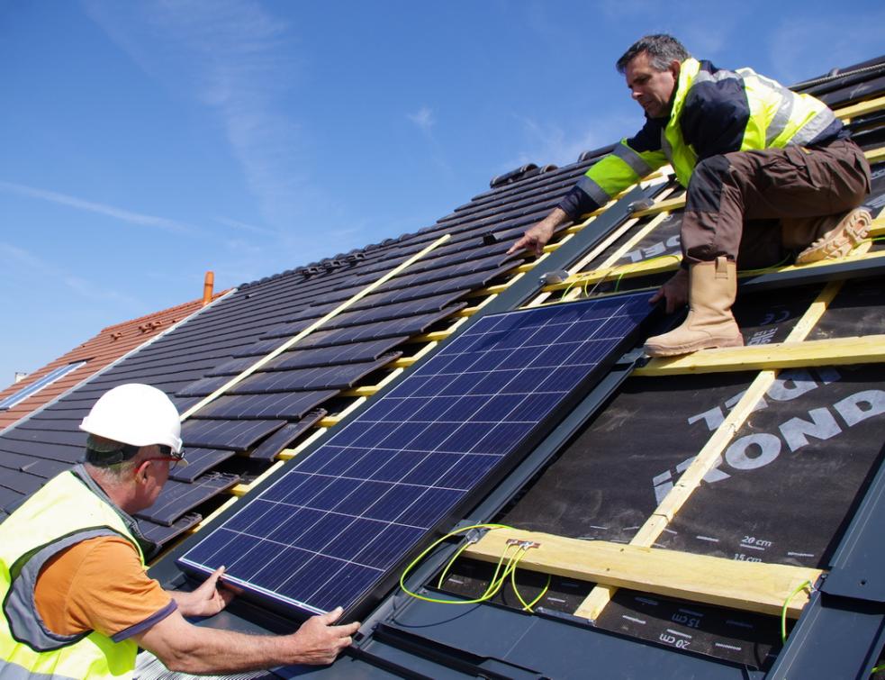 découvrez les avantages des toits solaires pour votre maison. économisez sur vos factures d'énergie tout en contribuant à un avenir durable. informez-vous sur les options d'installation, les subventions disponibles et comment maximiser votre investissement grâce à cette solution écologique.