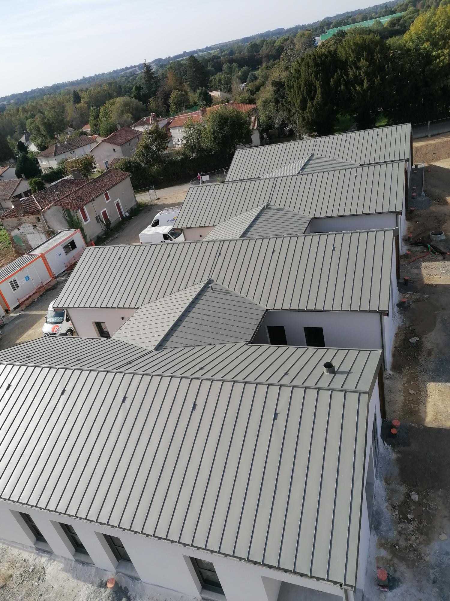 découvrez les avantages du toit en zinc : durabilité, esthétique moderne et résistance aux intempéries. optez pour une solution toiture innovante et performante pour votre habitat.
