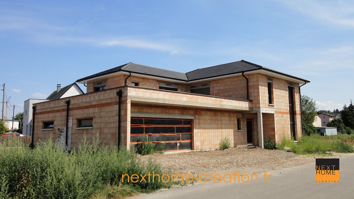 découvrez tout ce qu'il faut savoir sur les toitures à 4 pans, un choix esthétique et pratique pour votre maison. apprenez les avantages, les matériaux, et les conseils d'entretien pour une toiture durable et élégante.