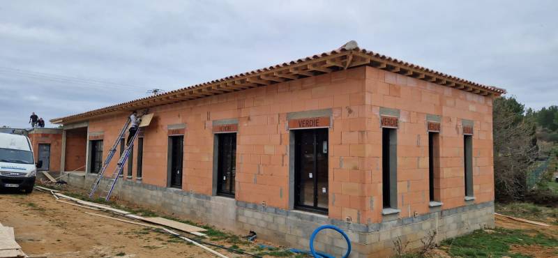 découvrez les avantages de la toiture commune : une solution économique et durable pour votre bâtiment. apprenez-en davantage sur les matériaux, l'entretien et les caractéristiques techniques qui en font un choix privilégié pour les projets communautaires.