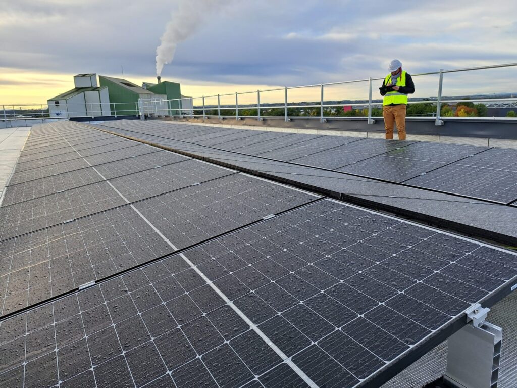 découvrez les avantages de la toiture photovoltaïque : une solution durable et écologique pour produire votre propre électricité. transformez votre toit en source d'énergie renouvelable et réduisez vos factures d'énergie tout en contribuant à la protection de l'environnement.