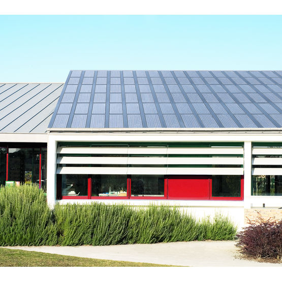 découvrez les avantages des toitures photovoltaïques pour produire de l'énergie renouvelable et réduire votre facture d'électricité. profitez d'une installation écologique et performante, tout en valorisant votre bien immobilier.