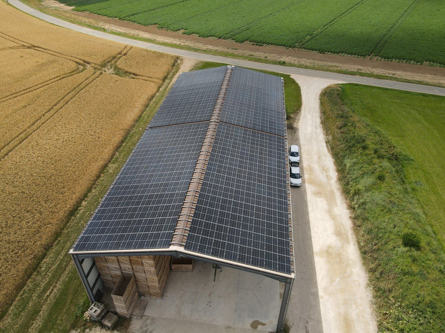 découvrez comment la toiture photovoltaïque agricole révolutionne le secteur en alliant efficacité énergétique et durabilité. optimisez vos ressources tout en contribuant à la transition énergétique grâce à des solutions solaires adaptées à vos exploitations.