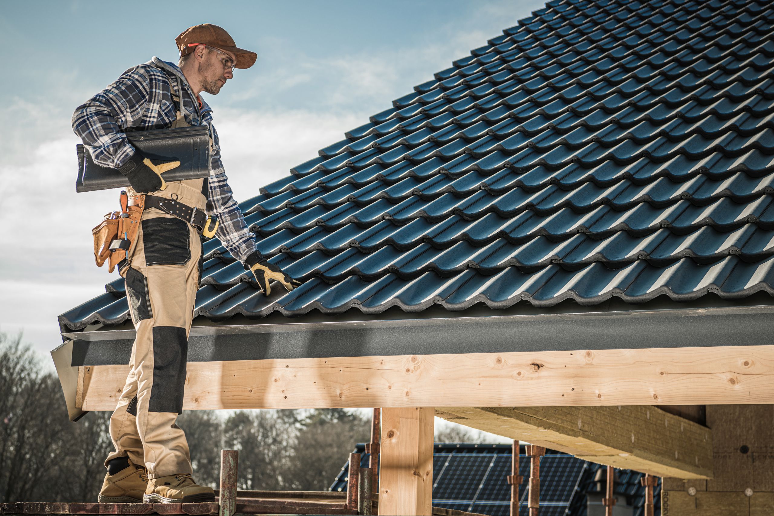 découvrez tout sur la toiture : types, matériaux, entretien et bien plus encore pour protéger votre maison et améliorer son esthétique. apprenez les meilleures pratiques pour un toit durable et performant.