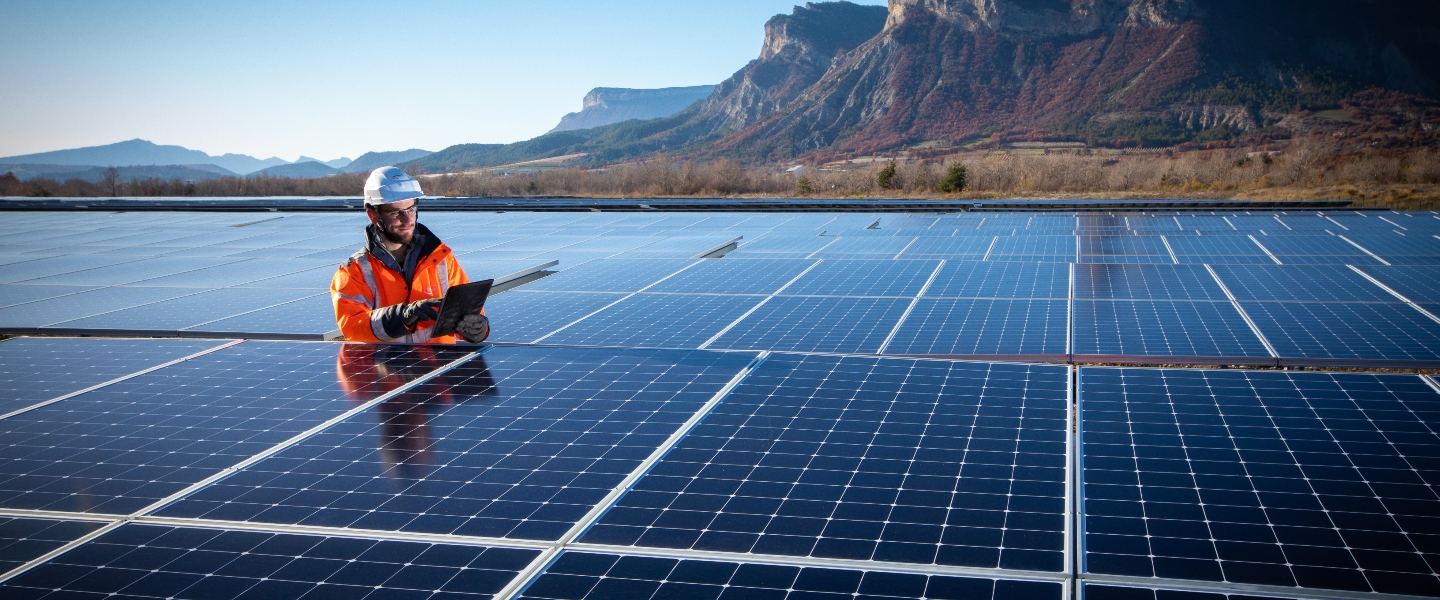 découvrez comment transférer facilement votre contrat photovoltaïque avec nos conseils pratiques. optimisez vos avantages solaires tout en garantissant une transition sans encombre. informez-vous sur les étapes clés pour un transfert réussi.