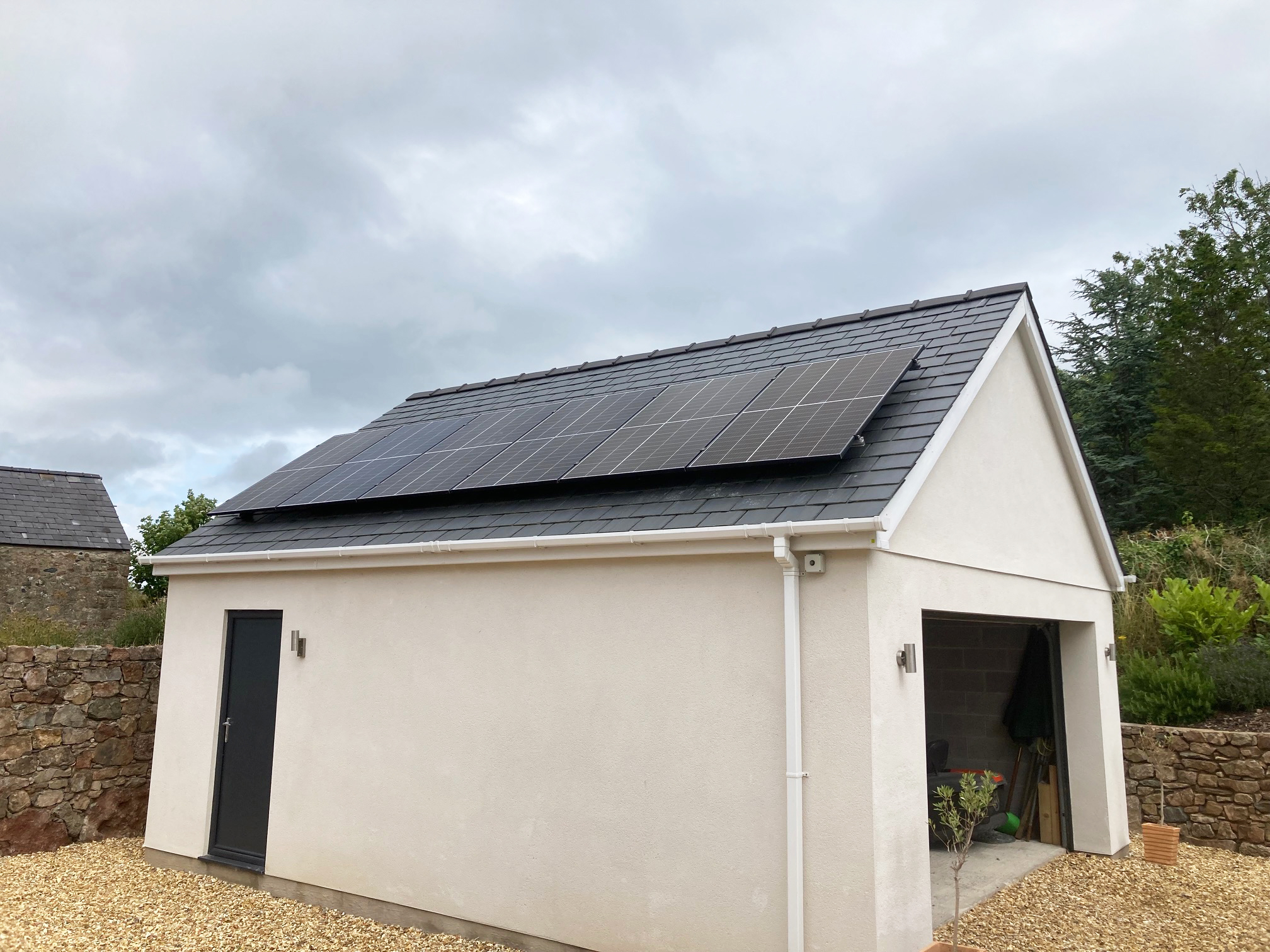 découvrez les panneaux solaires trina solar 400w, alliant performance et fiabilité pour maximiser l'efficacité de votre système énergétique. idéals pour les particuliers et les professionnels, ces modules photovoltaïques offrent une production d'énergie optimale tout en réduisant votre empreinte carbone.