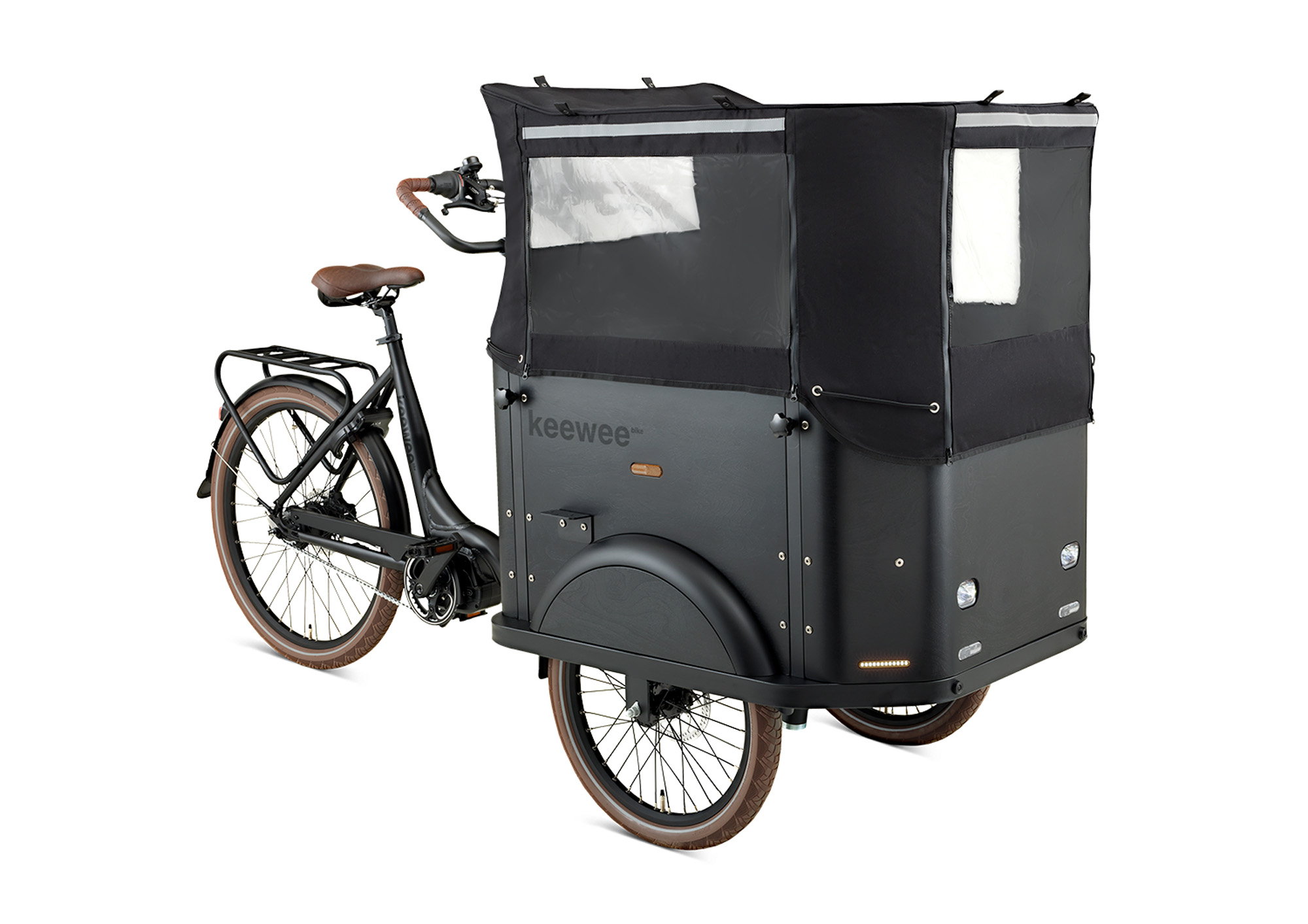 découvrez le triporteur, un moyen de transport écologique et pratique pour vos déplacements en ville. idéal pour transporter des marchandises ou profiter d'une balade en famille, le triporteur allie confort, design et respect de l'environnement.