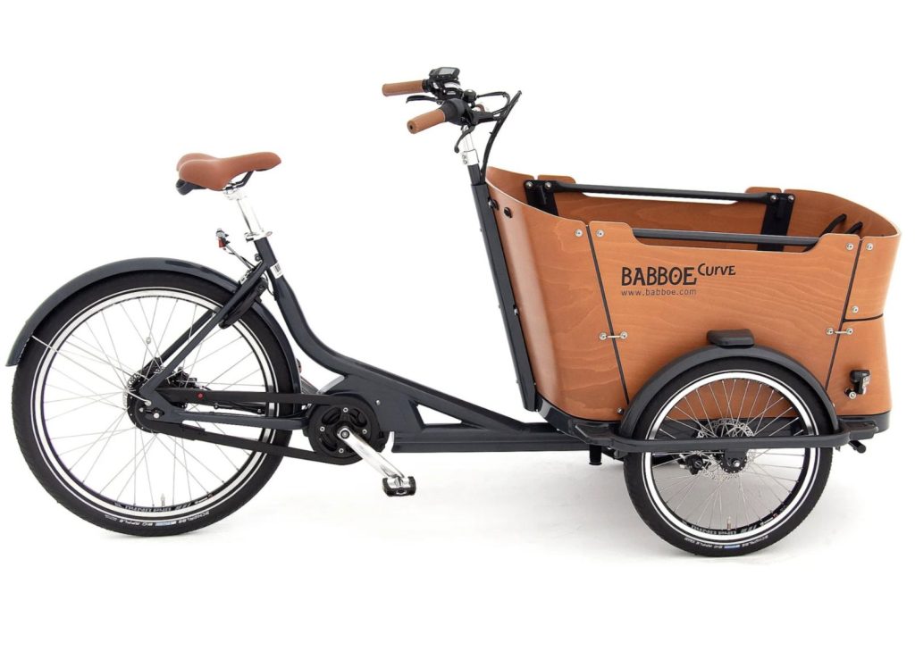 découvrez le triporteur, un moyen de transport écologique et pratique, idéal pour les livraisons urbaines et les balades en famille. avec sa capacité de chargement et sa maniabilité, il allie confort et efficacité pour un déplacement durable en ville.