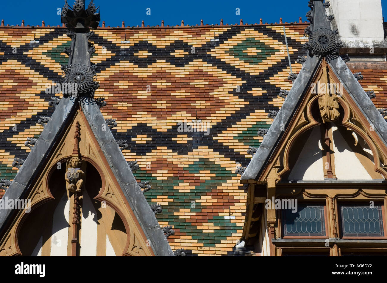 découvrez les tuiles de bourgogne, alliant tradition et modernité. idéales pour vos projets de construction ou de rénovation, elles apportent une touche d'élégance et de chaleur à votre habitat.