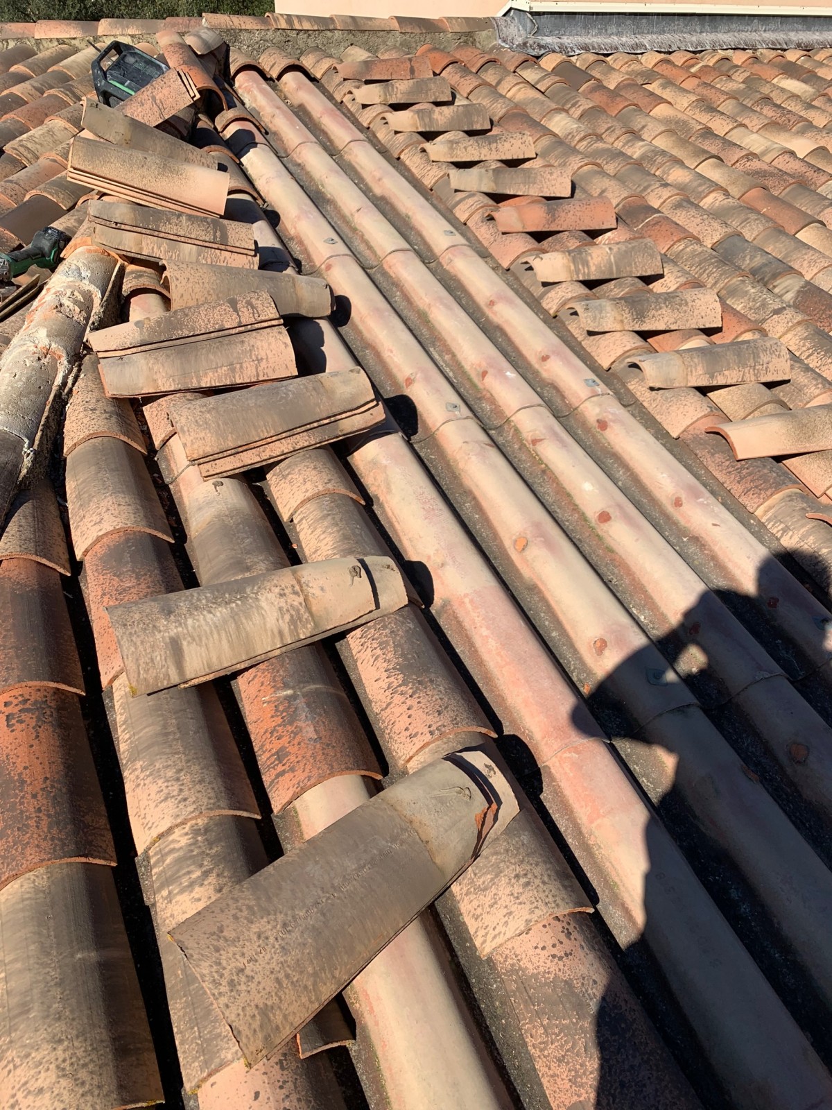 découvrez les tuiles canal sur pst, une solution esthétique et durable pour votre toiture. explorez nos options variées pour allier style et fonctionnalité dans votre projet de construction ou de rénovation.