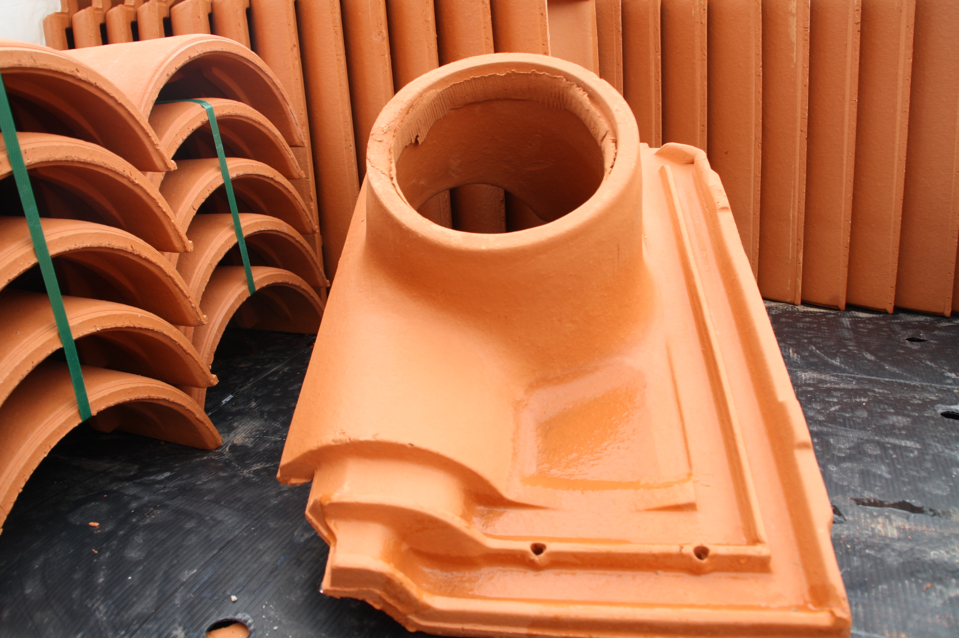 découvrez la tuile gr 13, une solution idéale pour vos projets de toiture. avec ses propriétés isolantes et sa durabilité exceptionnelle, découvrez comment cette tuile allie esthétique et performance pour protéger votre maison tout en embellissant son extérieur.