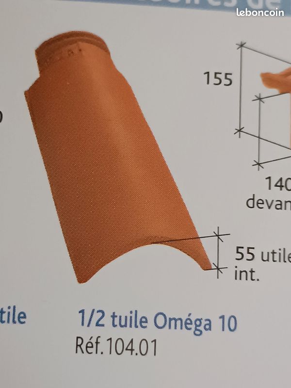 découvrez la tuile omega 10, idéale pour allier esthétique et performance. sa conception innovante garantit une excellente étanchéité et une durabilité optimale, tout en apportant une touche moderne à votre toiture.