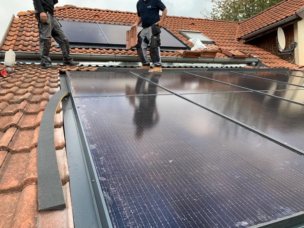 découvrez les tuiles solaires terreal, la solution innovante alliant performance énergétique et esthétique pour votre toiture. optez pour une énergie renouvelable et améliorez l'isolation de votre maison avec un produit durable et design.