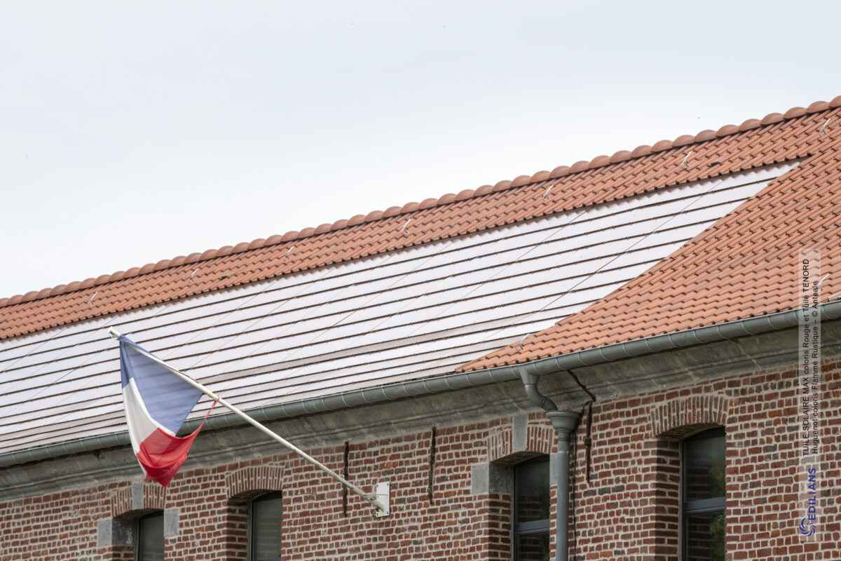 découvrez les tuiles solaires terreal, une solution innovante alliant énergies renouvelables et esthétique. idéales pour optimiser votre toiture tout en contribuant à la transition énergétique, les tuiles terreal sont conçues pour durer et s'adapter à tous les styles de maisons.