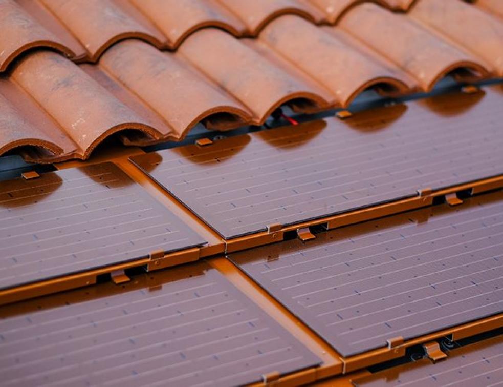 découvrez les tuiles photovoltaïques, une solution innovante et esthétique pour produire de l'énergie renouvelable tout en préservant l'élégance de votre toiture. optez pour une alternative discrète aux panneaux solaires traditionnels et participez à la transition énergétique.
