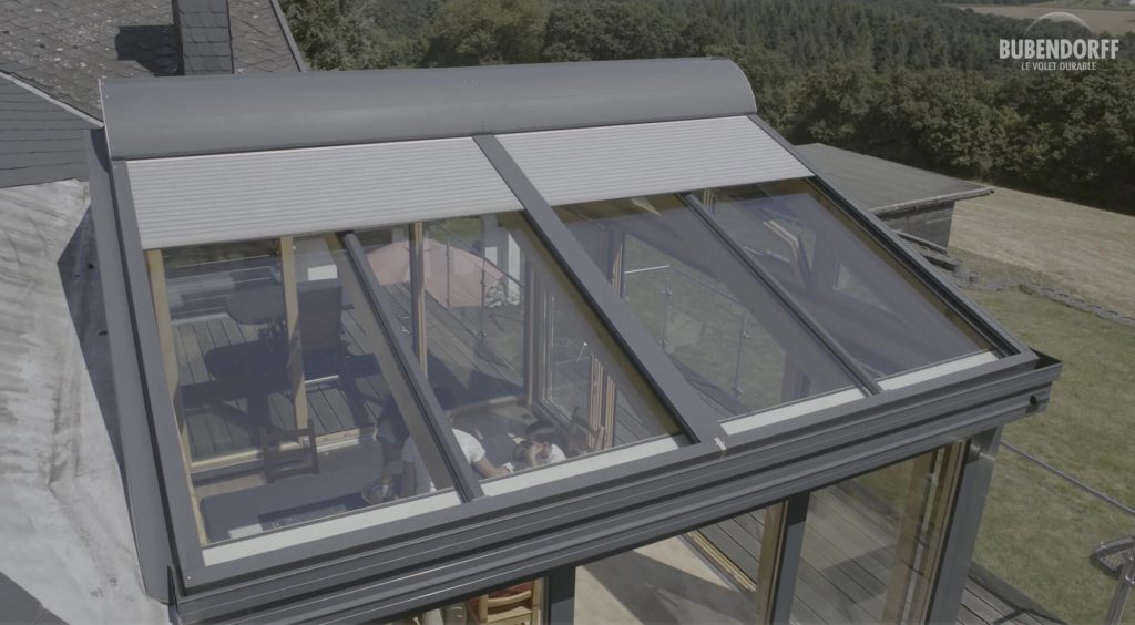 découvrez les avantages d'une véranda solaire : un espace lumineux, éco-responsable et confortable, idéal pour profiter de la nature tout en préservant votre consommation d'énergie.