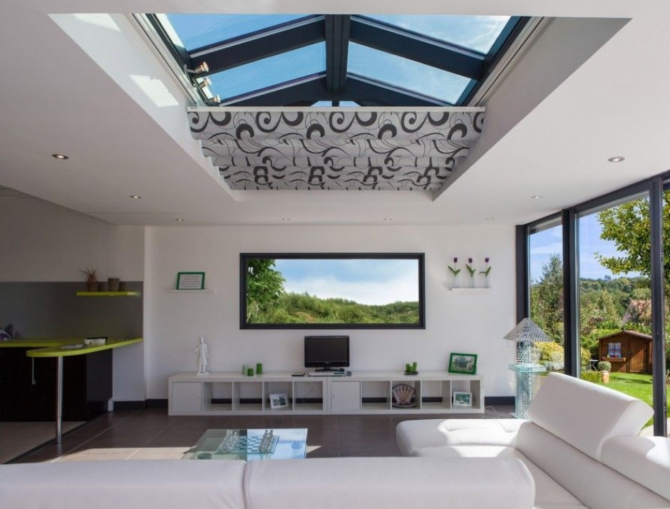 découvrez la véranda solaire, une solution innovante qui combine confort et esthétique pour votre maison. profitez de la lumière naturelle tout en réduisant vos factures d'énergie grâce à des matériaux écologiques et des technologies avancées. transformez votre espace de vie en un havre de paix lumineux et éco-responsable.