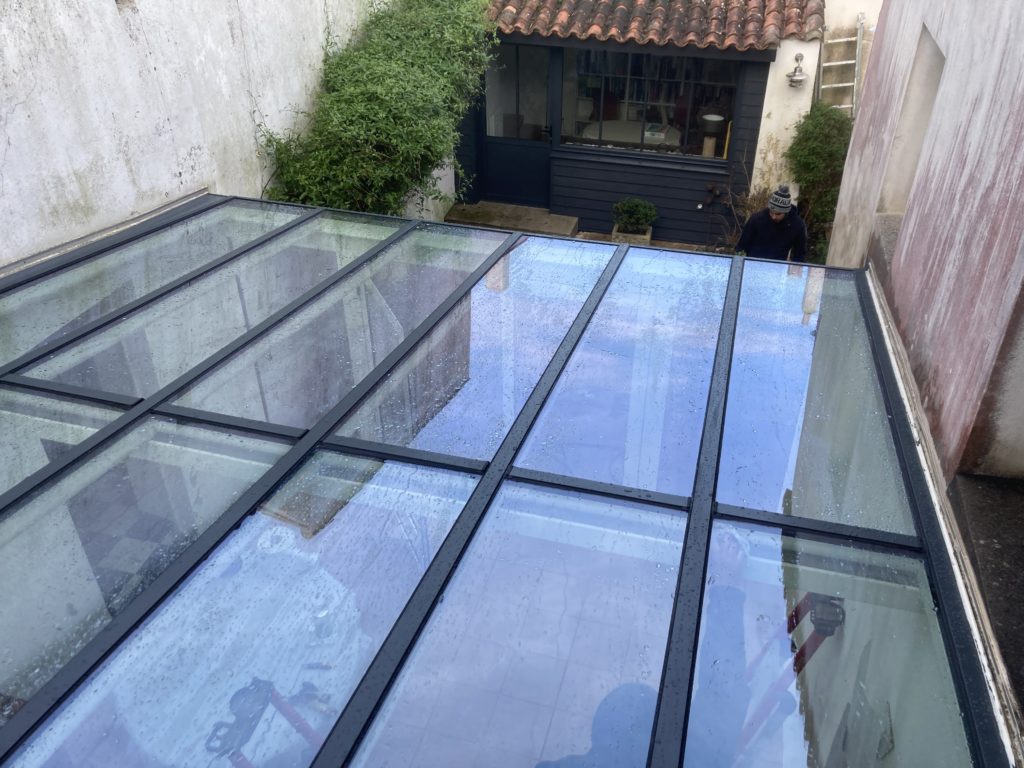 découvrez notre veranda solaire, un espace de vie lumineux et écologique qui allie confort, esthétique et performance énergétique. profitez de la chaleur du soleil tout en réduisant votre empreinte carbone.