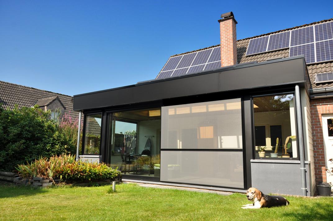 découvrez notre véranda solaire, un espace de vie lumineux et éco-responsable. profitez de la chaleur naturelle du soleil tout en réduisant votre empreinte carbone. transformez votre maison en un havre de paix avec une véranda moderne qui allie confort, design et efficacité énergétique.