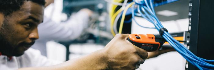 découvrez l'importance de la vérification dans divers domaines, de la sécurité à la qualité. apprenez comment des procédures rigoureuses garantissent précision et fiabilité dans vos projets.