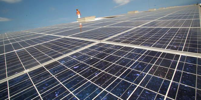 découvrez les réalités des victimes photovoltaïques : histoires, impacts et solutions pour faire face aux dérives du secteur solaire. informez-vous sur les enjeux et les droits des consommateurs concernés.