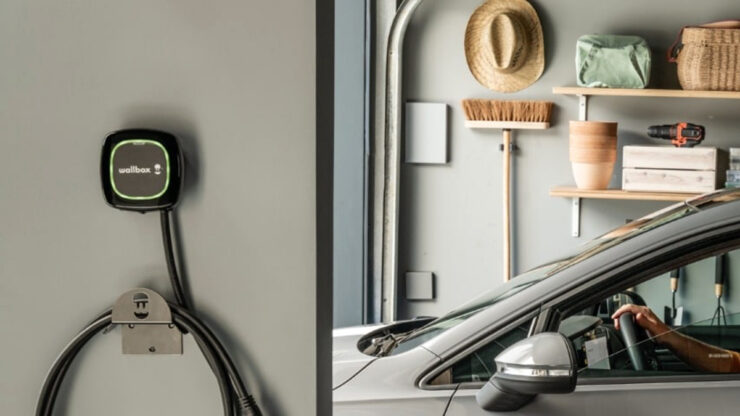 découvrez nos solutions de bornes de recharge wallbox pour voitures électriques. profitez d'une installation facile, d'une charge rapide et d'une gestion intelligente de votre énergie. optez pour une mobilité durable dès aujourd'hui!