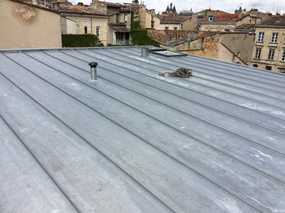 découvrez tout ce que vous devez savoir sur le zinc joint : ses avantages, son utilisation et les meilleures pratiques pour garantir une étanchéité optimale dans vos projets de construction et de rénovation.