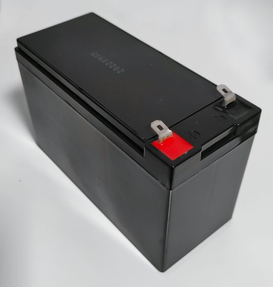 découvrez tout ce qu'il faut savoir sur l'acide de batterie : son rôle crucial, les types d'acide utilisés, les précautions de sécurité et les conseils d'entretien pour prolonger la durée de vie de vos batteries.