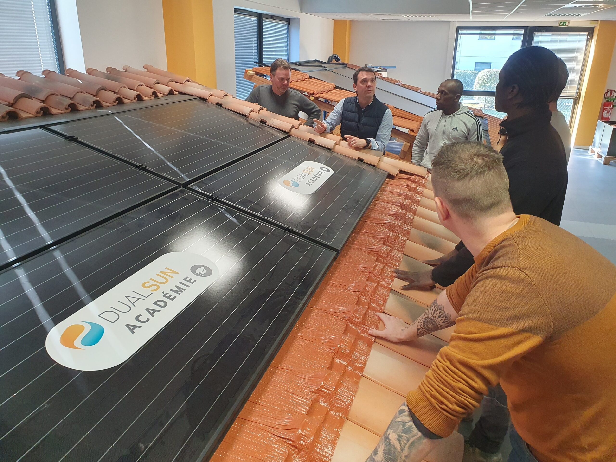 découvrez notre service d'aide pour l'installation de panneaux photovoltaïques à rouen. nous vous accompagnons dans vos démarches pour bénéficier d'énergies renouvelables et réduire votre facture d'électricité tout en respectant l'environnement.
