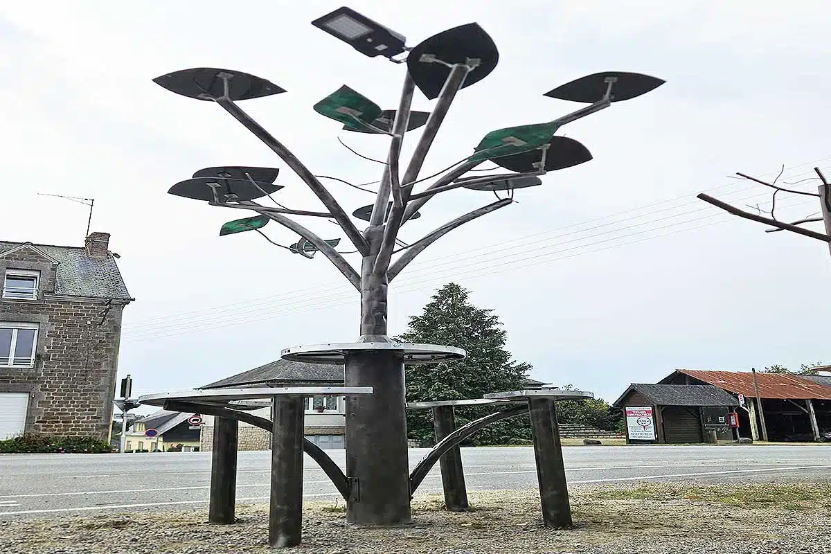 découvrez l'arbre solaire, une innovation écologique qui combine esthétique et production d'énergie. cet équipement unique capte l'énergie solaire pour alimenter vos dispositifs électroniques tout en embellissant votre espace extérieur. idéal pour les jardins et espaces publics, l'arbre solaire représente une solution durable et moderne pour réduire votre empreinte carbone.