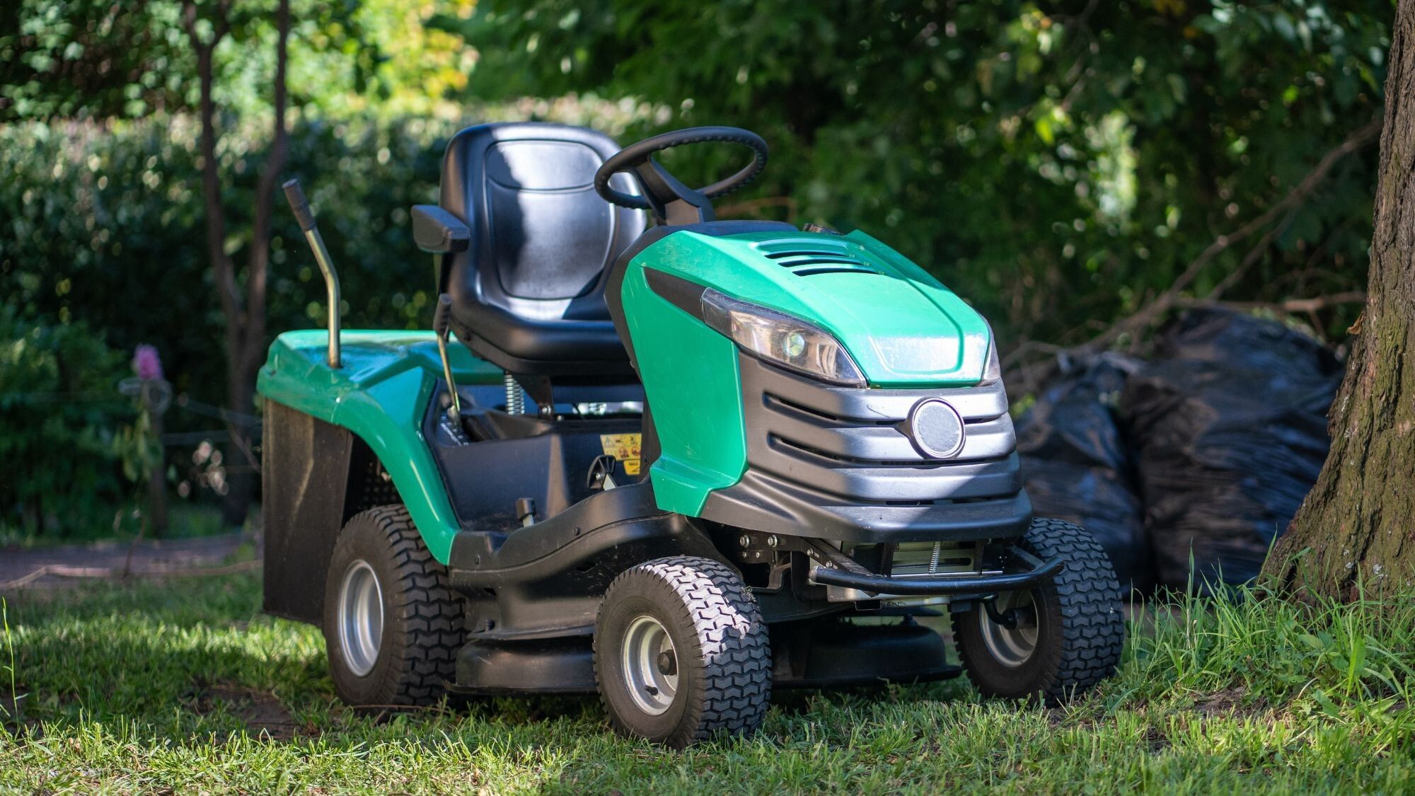 protégez votre tondeuse avec une assurance adaptée qui couvre les dommages, le vol et les accidents. découvrez nos options d'assurance tondeuse pour une tranquillité d'esprit lors de vos travaux de jardinage.