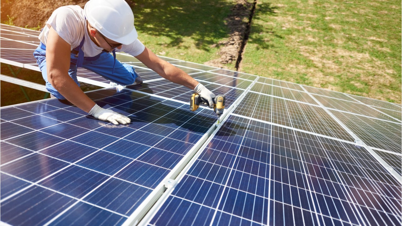 découvrez nos meilleures astuces pour optimiser l'utilisation des panneaux photovoltaïques. apprenez comment augmenter votre production d'énergie solaire, réduire vos coûts et maximiser l'efficacité de votre installation. profitez pleinement des avantages de l'énergie renouvelable !