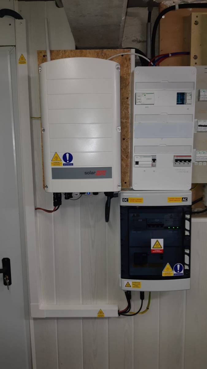 obtenez votre attestation de conformité vde 0126 pour garantir que vos installations électriques répondent aux normes de sécurité et de performance. assurez-vous de la conformité de vos systèmes d'énergie renouvelable et optimisez la fiabilité de vos équipements.