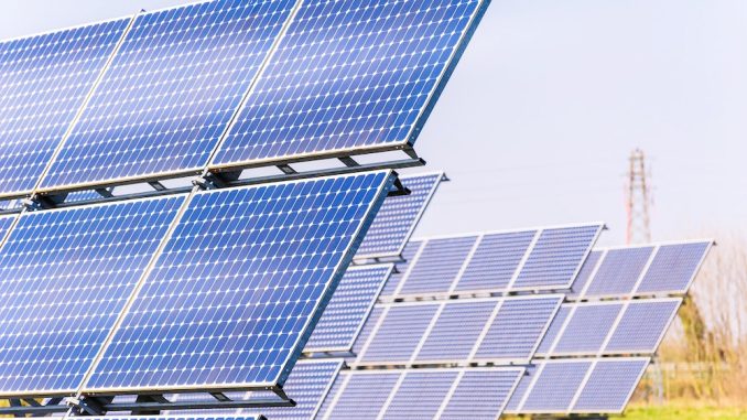 découvrez les étapes essentielles pour obtenir l'autorisation nécessaire à l'installation de panneaux solaires. informez-vous sur la réglementation, les démarches administratives et les aides possibles pour un projet solaire réussi.