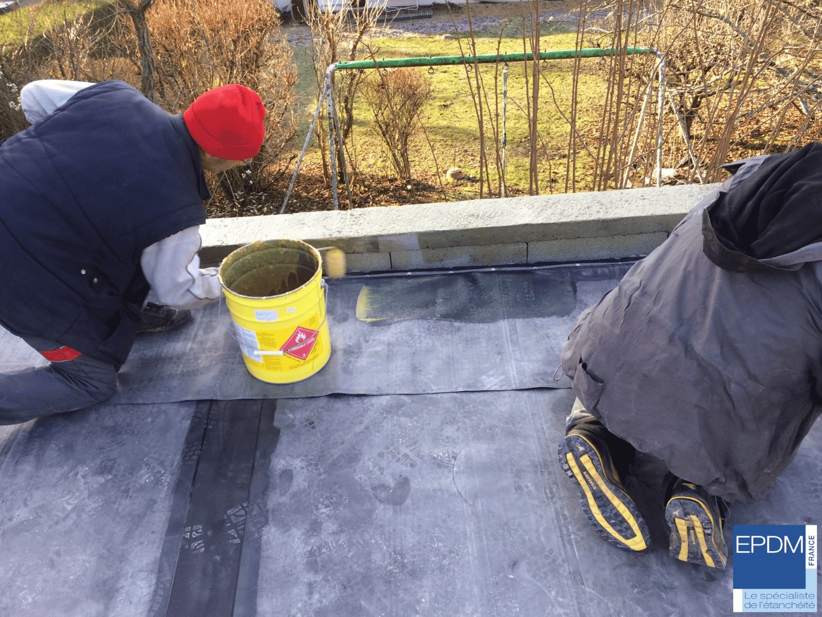 découvrez les avis sur l'epdm, un matériau de roofing durable et efficace. apprenez-en plus sur ses avantages, ses inconvénients et les retours d'expérience des utilisateurs pour faire le meilleur choix pour votre projet de construction ou de rénovation.