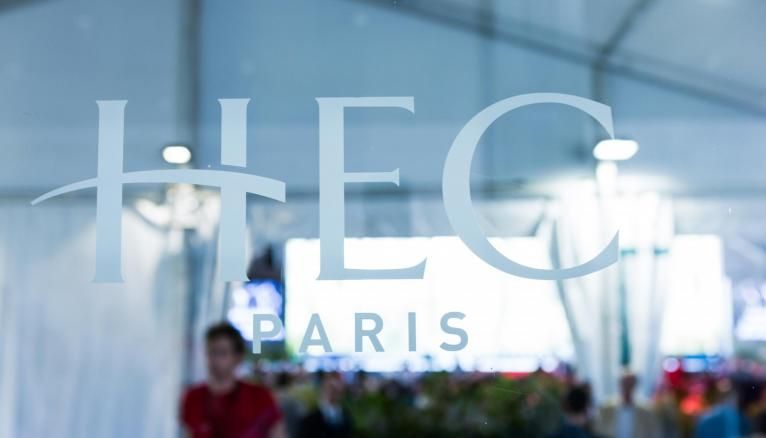 découvrez nos avis sur hec, une des écoles de commerce les plus prestigieuses de france. explorez les témoignages d'étudiants et anciens élèves sur la qualité de l'enseignement, l'environnement académique et les opportunités professionnelles offertes par cette institution.