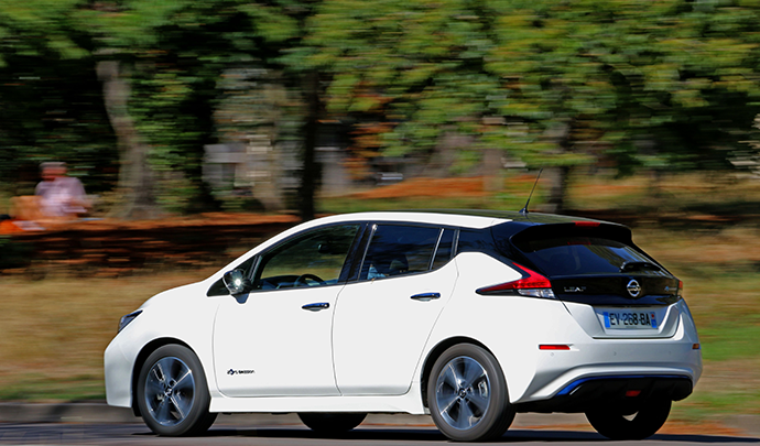 découvrez notre analyse détaillée des avis sur la nissan leaf, la voiture électrique incontournable. explorez ses performances, son confort, son autonomie et les retours des utilisateurs pour faire le meilleur choix.